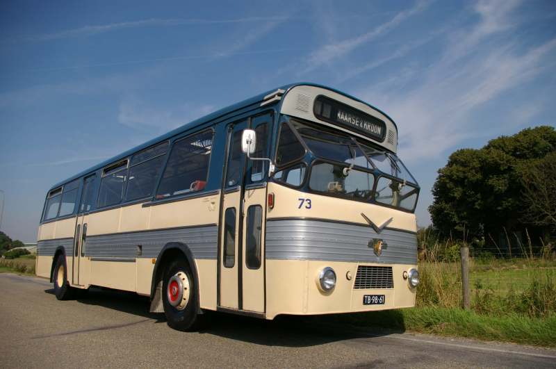 Historische bus beschikbaar voor verhuur in regio Noord-Holland