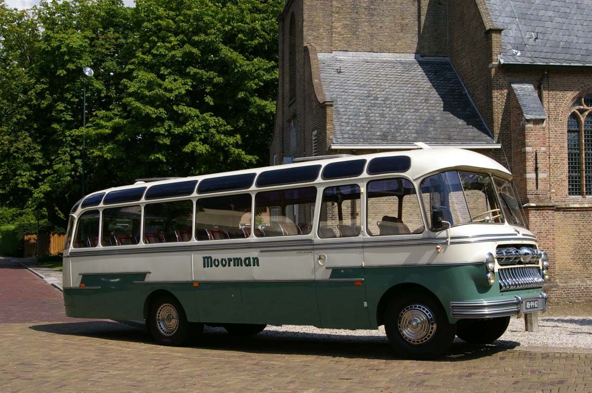 Historische trouwbus voor uw bruiloft